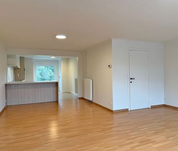 Instapklaar vernieuwd APPARTEMENT (2de verdieping) met 2 slaapkamers - Foto 4