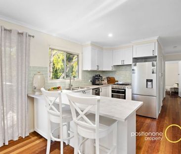 Renovated Family home backing onto peaceful bushlands! - Photo 3