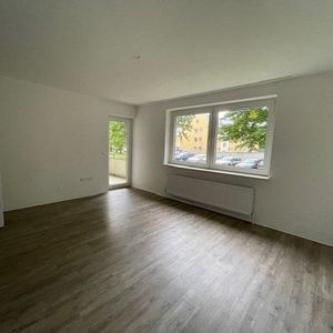 Modernisierte 2 2/2 Zimmer Wohnung mit Balkon zu vermieten! - Photo 3