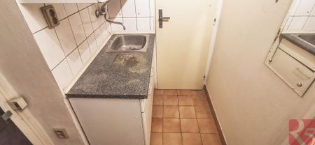 Pronájem bytu 1+kk 25 m² - Fotografie 3