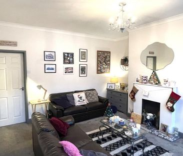 2 bedroom terraced house to rent - Photo 4