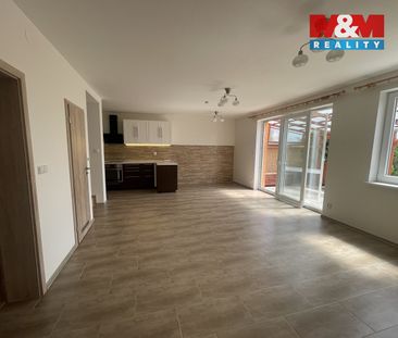 Pronájem domu 120 m² s pozemkem 273 m² - Photo 2