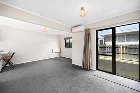 42c Campbell Street - Photo 2