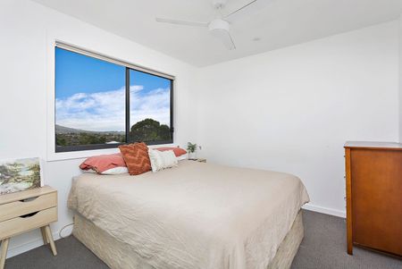 Charming Cottage - Photo 2