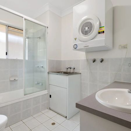 BRIGHT, LIGHT AND AIRY! - Photo 4