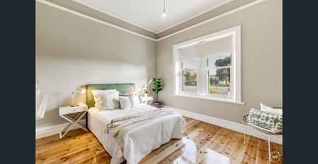 Character Home For Rent - Photo 5