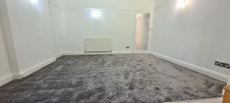 4 bedroom bungalow to rent - Photo 2