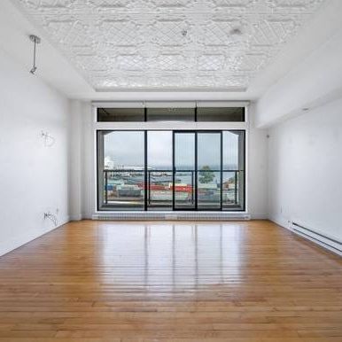 Amazing Waterfront Gastown Condo Loft at $3300 - Photo 3