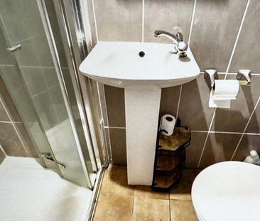 5 bedroom property to rent - Photo 2