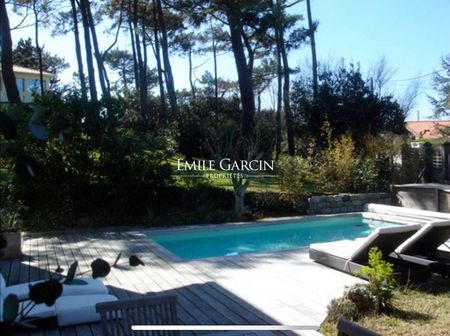 Maison à louer à Anglet, bel extérieur avec piscine chauffée. - Photo 4