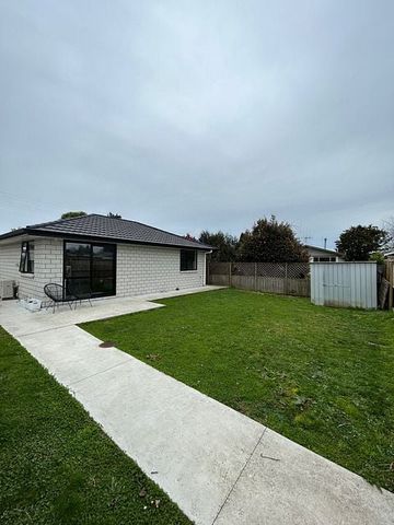 2 Bed House in Fairview Downs - Photo 2