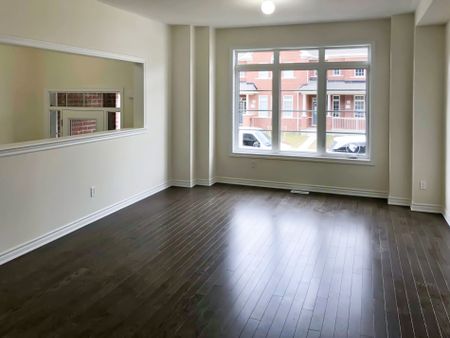 For Lease - 31 Walter Proctor Road, East Gwillimbury, Ontario - Photo 2