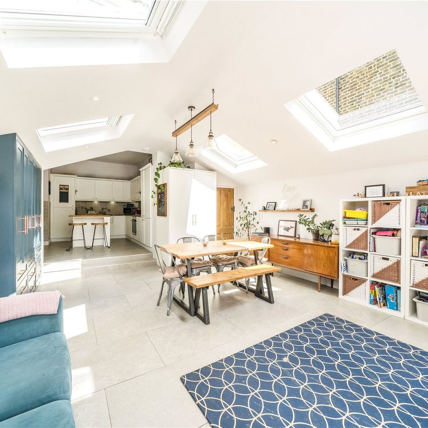 Longley Road, Tooting, SW17, London - Photo 1