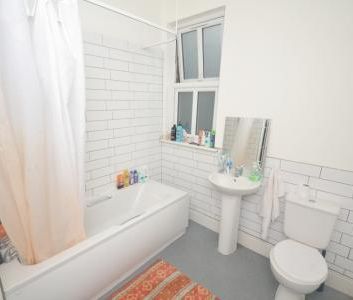 Heaton Road, Withington, Manchester, M20 - Photo 4