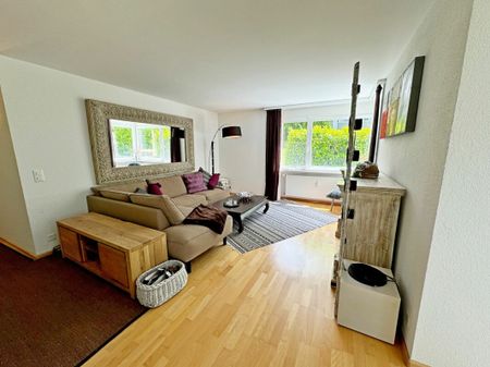 Moderne und möblierte 3,5-Zimmerwohnung mit idyllischem, sonnigen Gartensitzplatz - Foto 4