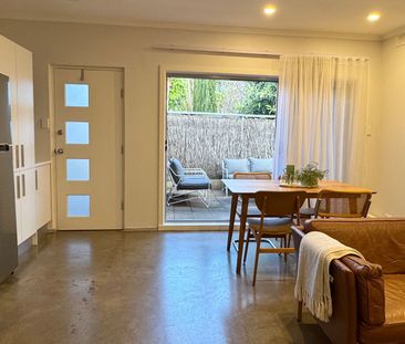 Spacious & Private 1-Bedroom Unit in Leafy St Peters - Photo 3