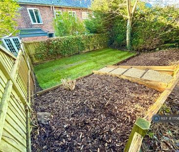 2 bedroom terraced house to rent - Photo 4