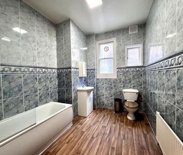 3 bedroom flat to rent - Photo 1