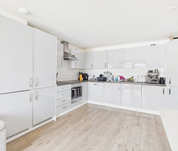 Peel Close, Tatling End, Gerrards Cross,SL9 - Photo 4