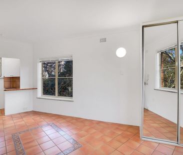 Furnished Studio apartment with Leafy Outlook - Photo 1