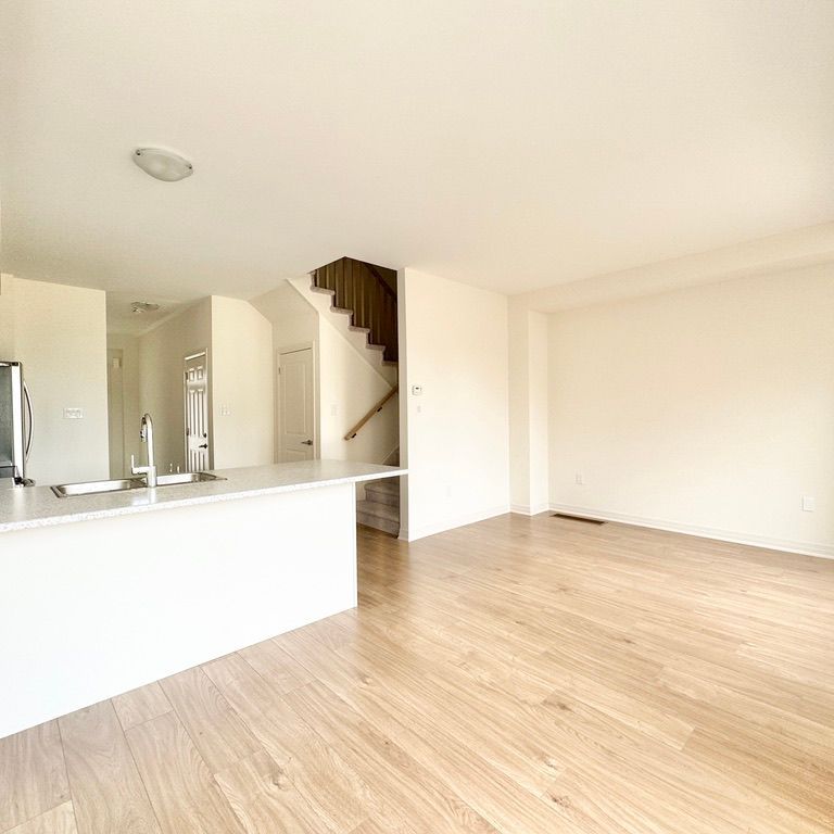 For Lease - 107 Sagewood Avenue, Barrie, Ontario - Photo 1