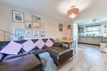 2 bedroom flat to rent - Photo 3