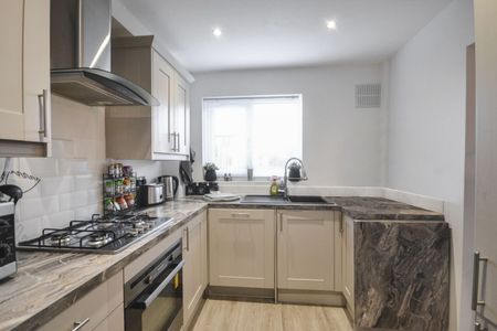 Church Leys, CM18, Harlow - Photo 4