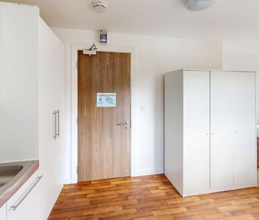 Studio to rent - Photo 5