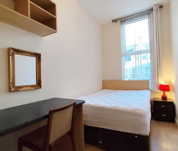 One Double Bedroom Available, 8 Cromwell Road, Belfast, BT7 1JW - Photo 1