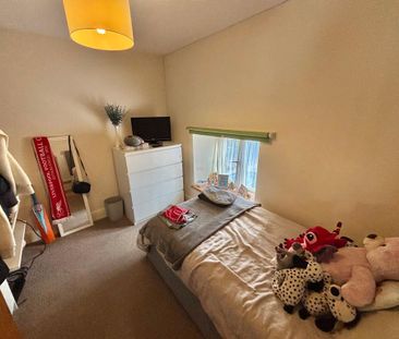 4 bedroom mews to rent - Photo 5