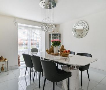 5 bedroom detached house to rent - Photo 4