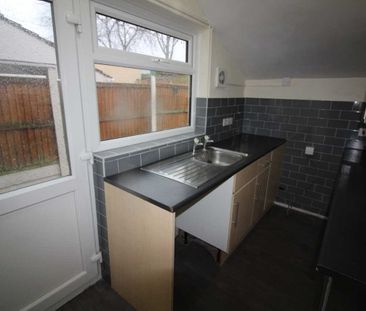 2 bed Terraced - Photo 4