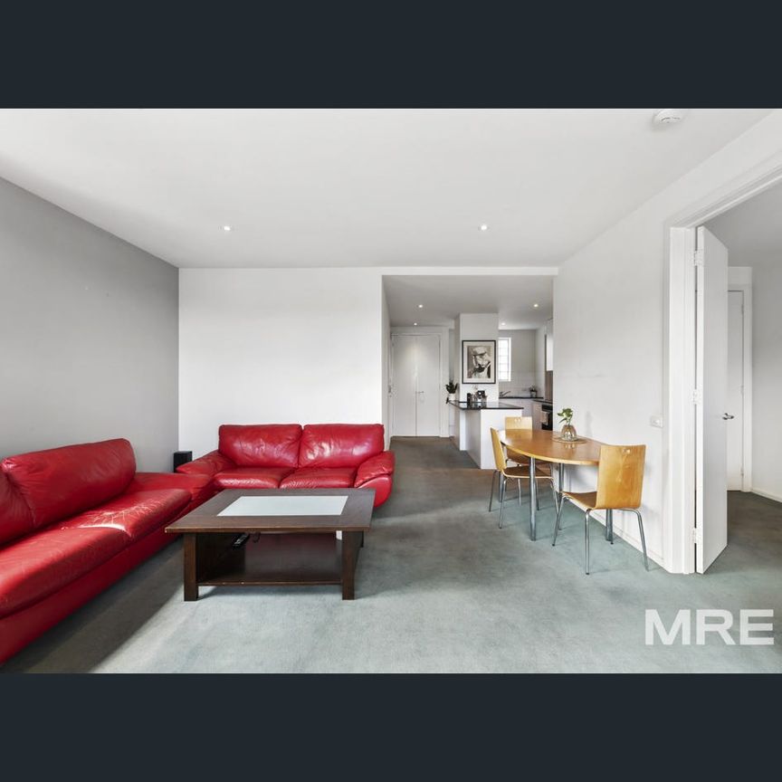 Spacious furnished apartment just steps away from Swan Street - Photo 1