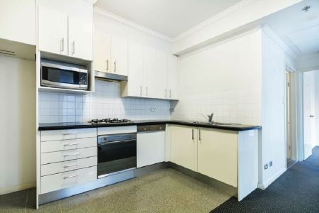 173/298 Sussex Street, Sydney NSW 2000 - Apartment For Rent | Domain - Photo 3