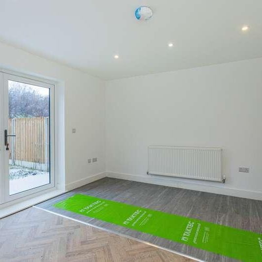 Abraham Fold, Little Hulton, Manchester, Greater Manchester, M38 - Photo 1