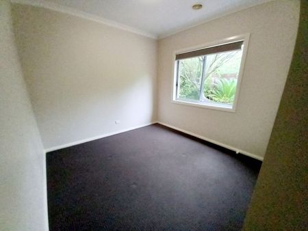 7 Saltbush Crescent, Brookfield, VIC 3338 - Photo 5