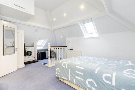 Modern Studio - Photo 2