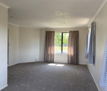 Dannemora family home - Photo 2