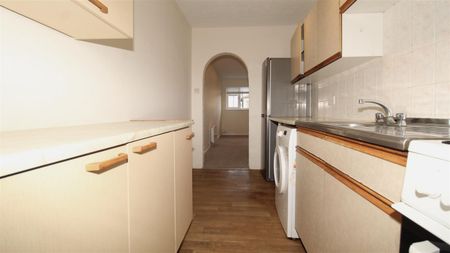 1 Bedroom Maisonette To Let - Photo 5