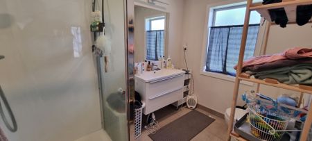 3 bedroom in Totara Vale - Photo 4