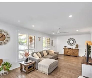 Spacious Family Rental in a Convenient Location - Photo 3