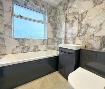 Semi Detached House - Photo 2