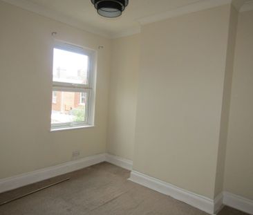 3 bed Terraced - To Let - Photo 3