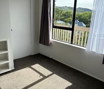 Charming Karori 1BR Flat w/ Garage - Photo 6