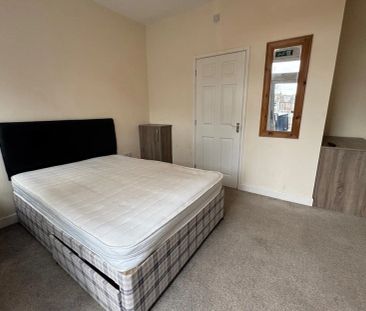 Chester Road North, KIDDERMINSTER - Photo 6