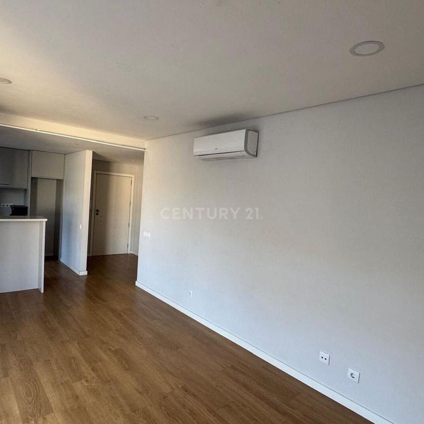 APARTAMENTO T1 EM MAXIMINOS PARA ARRENDAMENTO - Photo 1