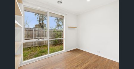 Spacious 3-Bedroom Home with Study in Prime Sunbury Location - Photo 4