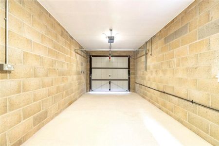 4 bedroom detached house to rent - Photo 5