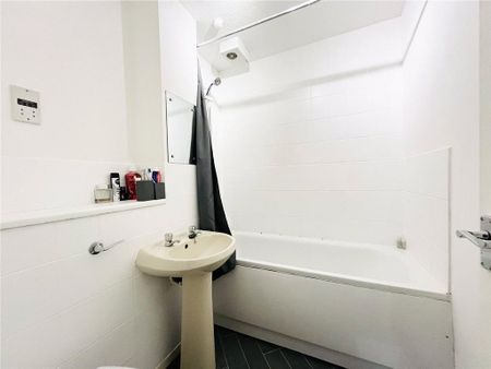 1 bedroom flat to rent - Photo 4
