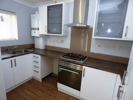 2 bedroom flat to rent - Photo 5